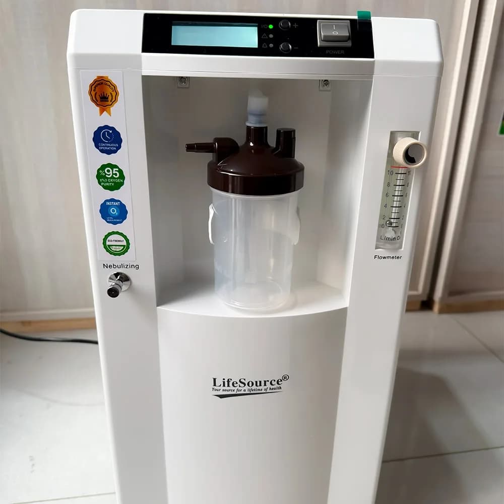 LifeSource 10 litre oxygen concentrator with humidifier bottle